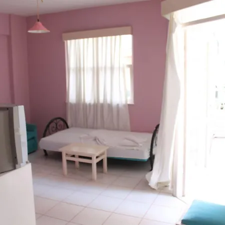 Rosella 3*
