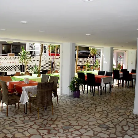 Rosella Hotel