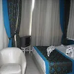 فندق Rosella 3*