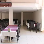 Rosella فندق