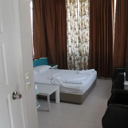 Rosella Hotel 3*