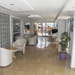 Rosella 3*